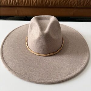 NWT Treasure & Bond Wide Brim Taupe Felt Hat